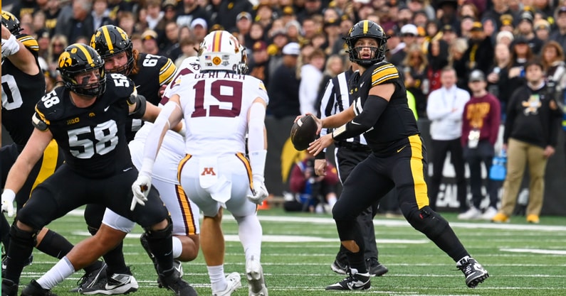Mark Gronowski led the Hawkeyes to a 4-13 win on Saturday. (Photo by Dennis Scheidt)