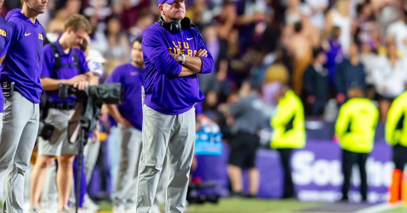 Syndication: The Daily Advertiser