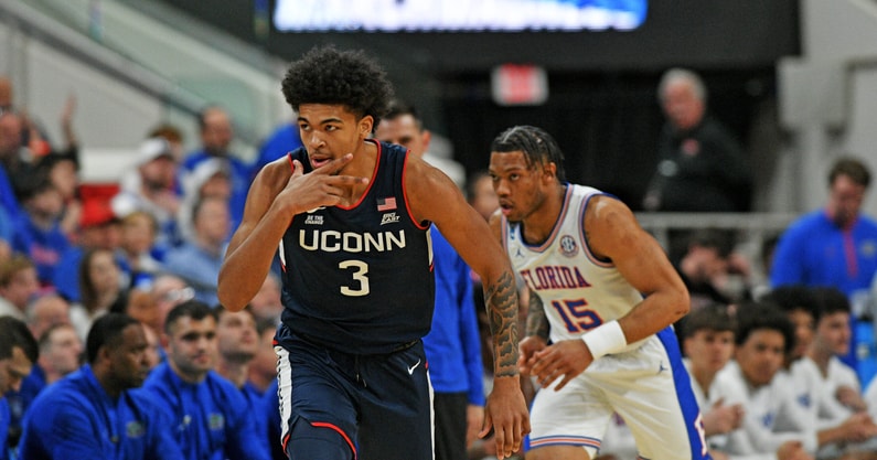 UConn basketball forward Jaylin Stewart