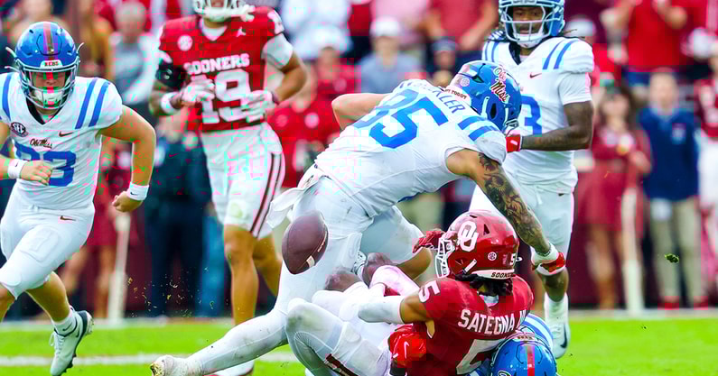 NCAA Football: Mississippi at Oklahoma