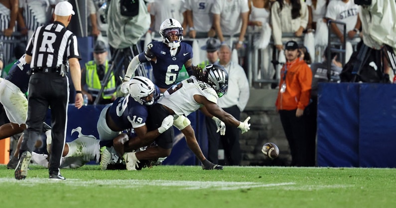 NCAA Football: Oregon at Penn State