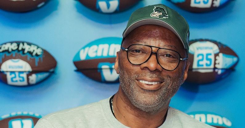 Michigan State legend Carl Banks. - Horizon Sports & Experiences, Yinuo Li, and Kenneth Dapaah.