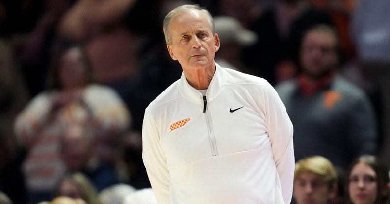 Saul Young/News Sentinel / USA TODAY NETWORK via Imagn Images | Tennessee basketball coach Rick Barnes during the college basketball exhibition game against Duke on October 26, 2025, in Knoxville, Tenn.