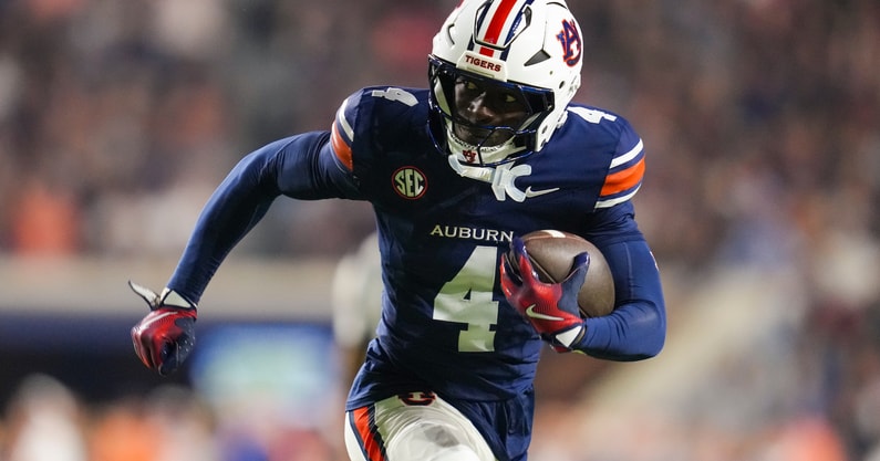 Auburn, AL - 20251018 - Auburn Tigers Football vs. #16 #16 Missouri Tigers