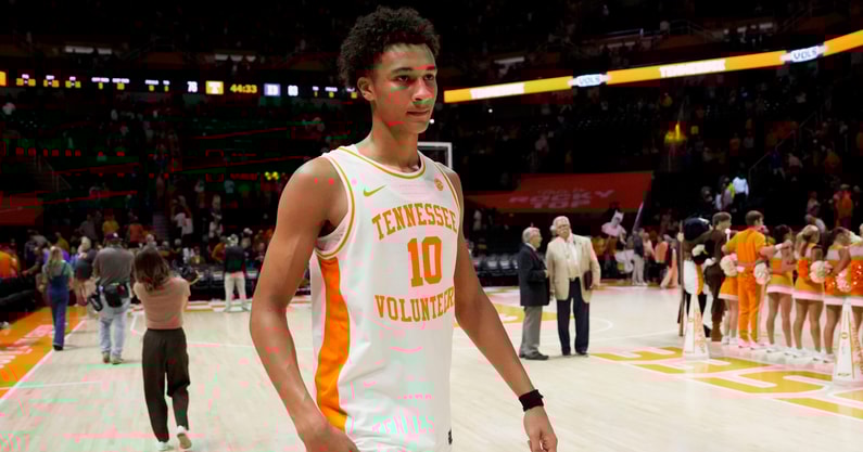 Saul Young/News Sentinel / USA TODAY NETWORK via Imagn Images | Tennessee forward Nate Ament (10) leaves the court after the postgame handshake with Duke in a college basketball exhibition game on October 26, 2025, in Knoxville, Tenn.