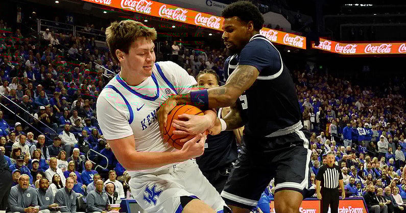 z - Noah wrestles _MG_0020