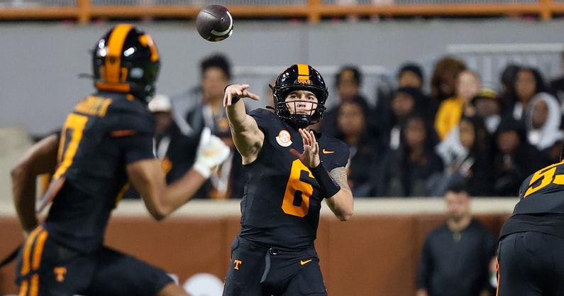 Randy Sartin-Imagn Images | Nov 1, 2025; Knoxville, Tennessee, USA; Tennessee Volunteers quarterback Joey Aguilar (6) passes the ball against the Oklahoma Sooners during the second quarter at Neyland Stadium.