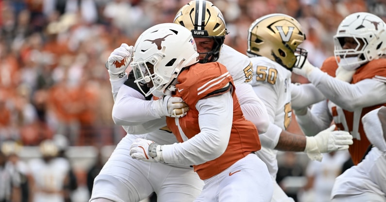 ut_vs_vanderbilt-0674_simmons