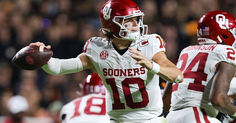 NCAA Football: Oklahoma at Tennessee