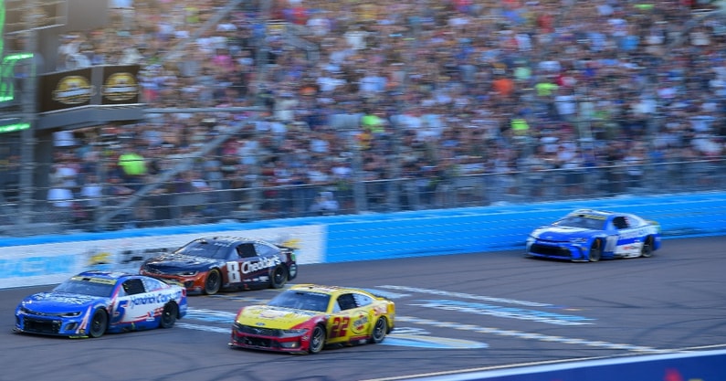 Kyle Larson Denny Hamlin Phoenix