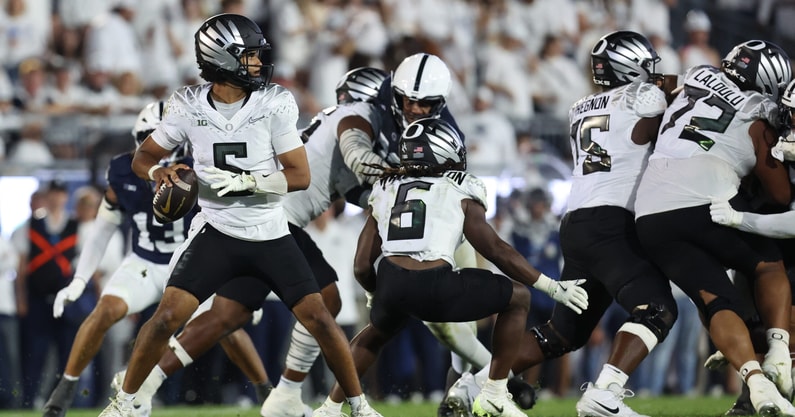The Hawkeyes are set to host Oregon on Saturday at Kinnick. (Photo by Matthew O'Haren-Imagn Images)