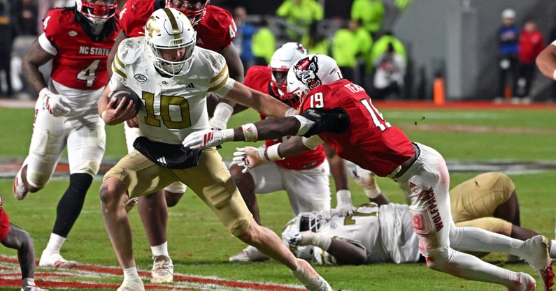 NCAA Football: Georgia Tech at North Carolina State