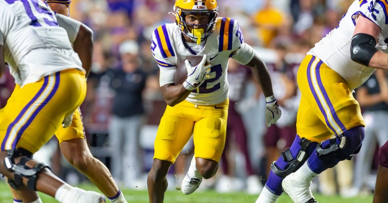 Syndication: The Daily Advertiser