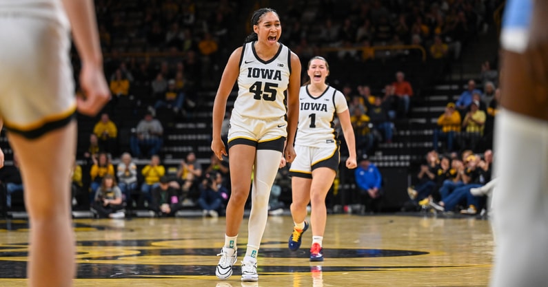 Hannah Stuelke scored 20 points in the Hawkeyes win over Southern. (Photo by Dennis Scheidt)