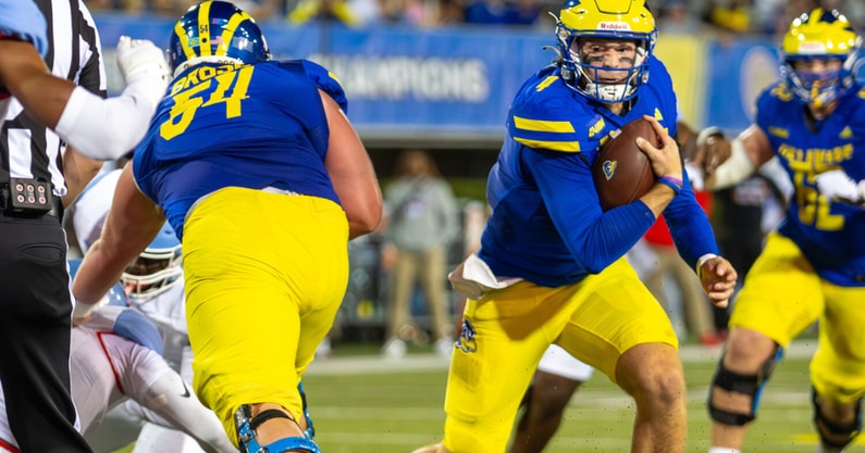 Delaware Blue Hens QB