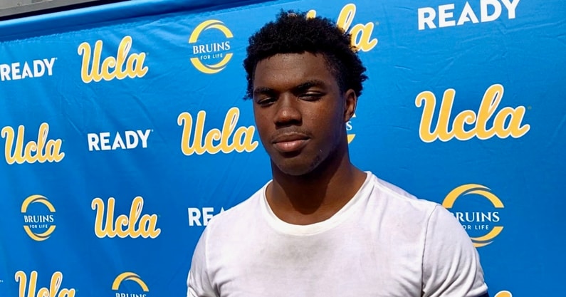 UCLA linebacker Jalen Woods