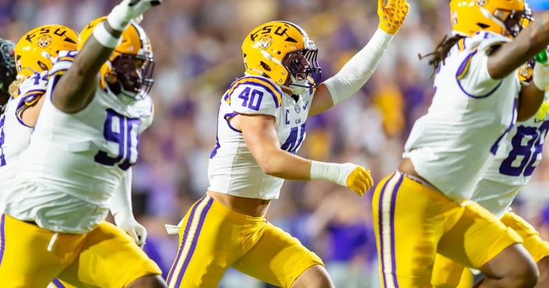 Syndication: The Daily Advertiser