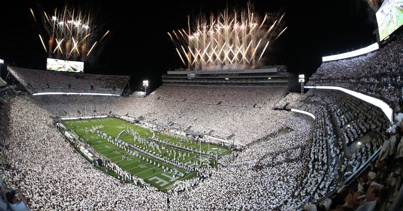 NCAA Football: Oregon at Penn State