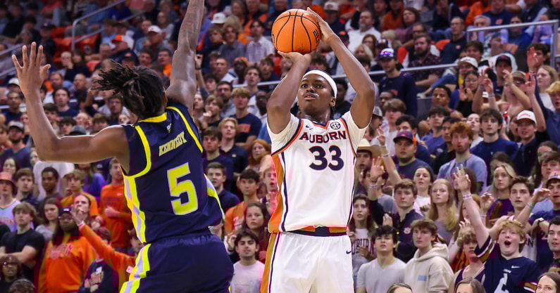 Sebastian Williams-Adams (Photo by Auburn Athletics)