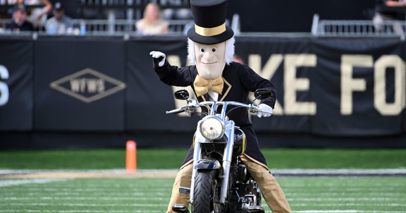wake forest football virginia