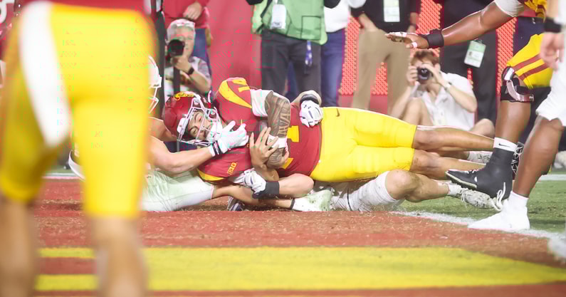 USC quarterback Jayden Maiava dives for a touchdown against Northwestern