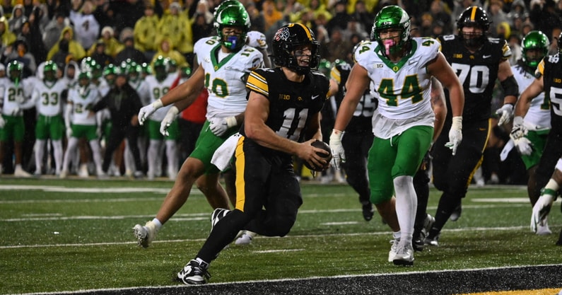 Mark Gronowski tallied two touchdowns in the loss to Oregon. (Photo by Dennis Scheidt)