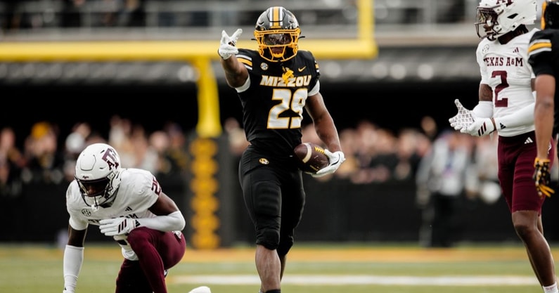 20251108_vs TAMU__NJS-19