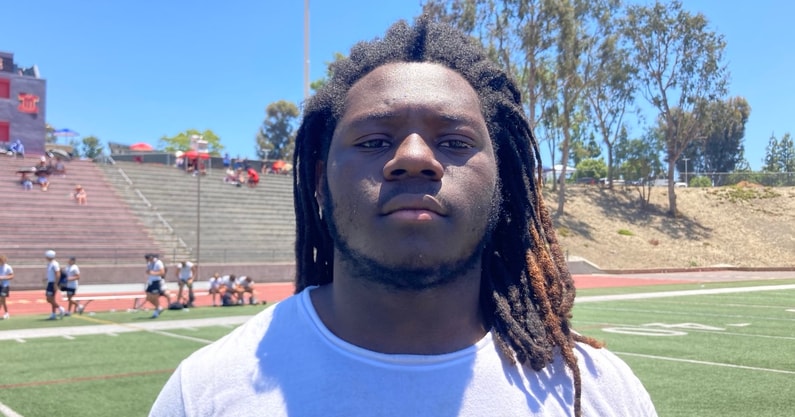 Mission Viejo defensive lineman JD Hill