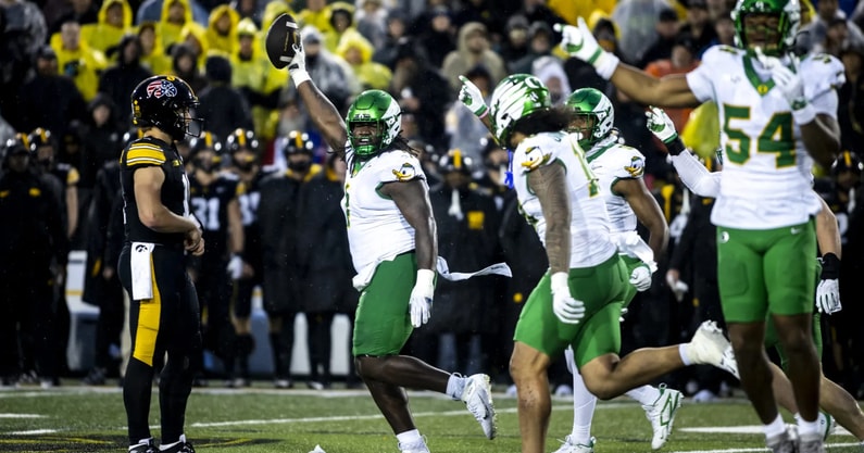 BEAR ALEXANDER BOASTS PLAY VERSUS IOWA