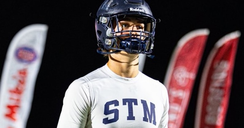 GxjPclsWYAAbn9t copy