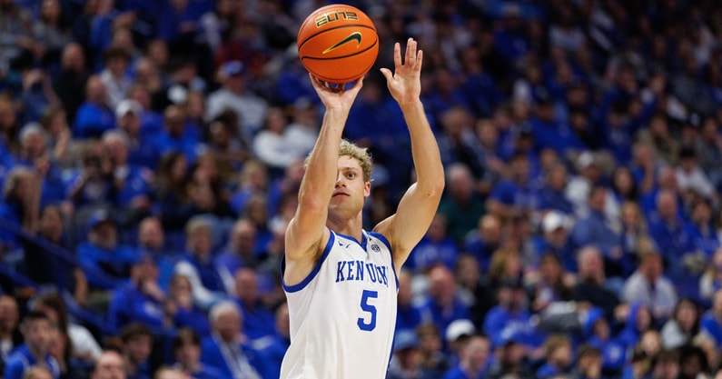 NCAA Basketball: Valparaiso at Kentucky