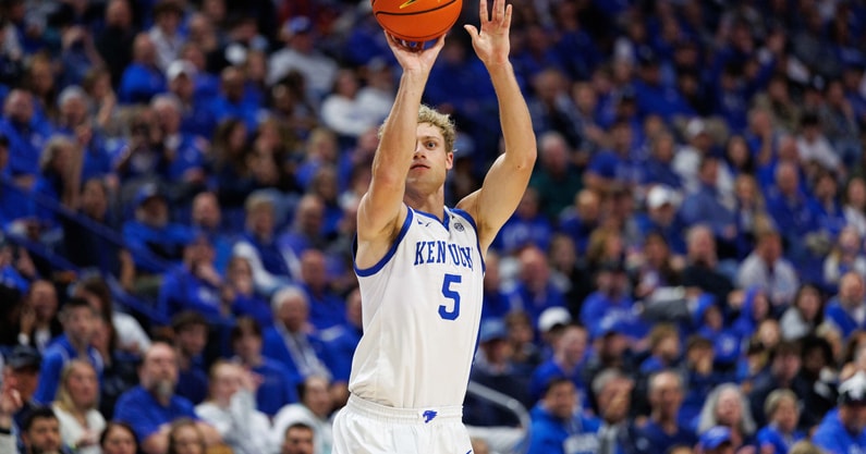 NCAA Basketball: Valparaiso at Kentucky