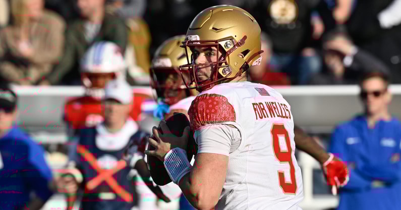 Boston College quarterback Dylan Lonergan
