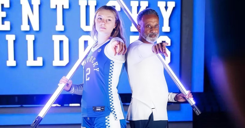 savvy-swords-the-no-10-recruit-in-the-2026-class-officially-signs-with-kentucky