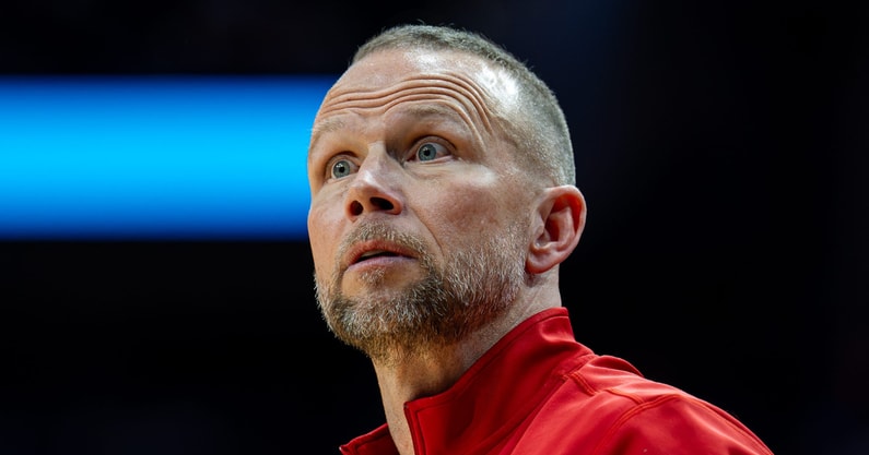 Pat-Kelsey-declares-Louisville-Kentucky-both-national-championship-contenders-after-rivalry-game