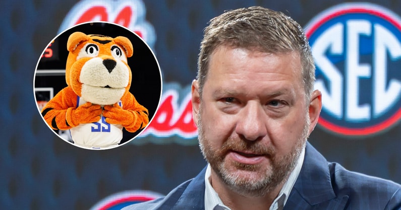 Chris-Beard-expresses-desire-to-continue-facing-Memphis