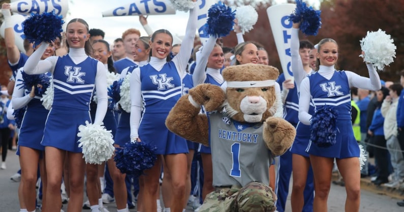 The Wildcat mascot poses with Kentucky cheerleaders at The Cat Walk, via Dr. Michael Huang, Kentucky Sports Radio:On3
