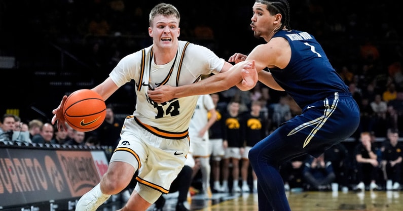 The Hawkeyes defeated Xavier on Friday night. (Photo by Julia Hansen/Iowa City Press-Citizen)