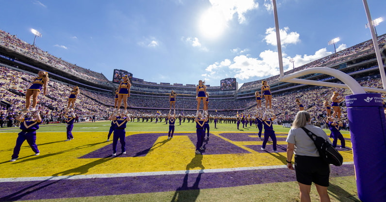 LSU hosts Arkansas on Saturday in Death Valley (Photo: Stephen Lew-Imagn Images, USA Today)