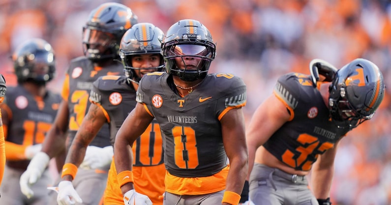 Brianna Paciorka/News Sentinel / USA TODAY NETWORK via Imagn Images | Tennessee defensive back Colton Hood (8) and the Tennessee defense celebrate after a play stopping the New Mexico State offense in an NCAA college football game on November 15, 2025, in Knoxville, Tenn.