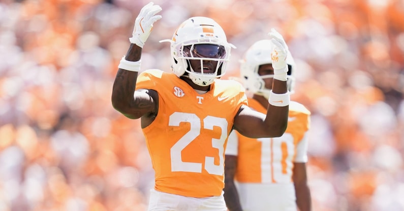 Caitie McMekin/News Sentinel / USA TODAY NETWORK via Imagn Images | Tennessee defensive back Boo Carter (23) tries to pump up the crowd during a college football game between Tennessee and UAB at Neyland Stadium in Knoxville, Tenn., on Sept. 20, 2025.