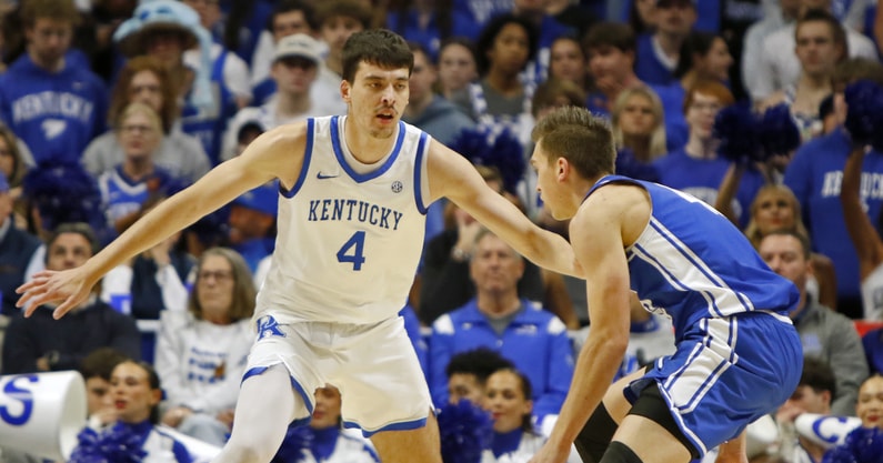 Kentucky's Andrija Jelavic defended an Eastern Illinois player during the Wildcats' game against the Panthers on Nov. 14, 2025, at Rupp Arena. (Jeff Drummond/Cats Illustrated)