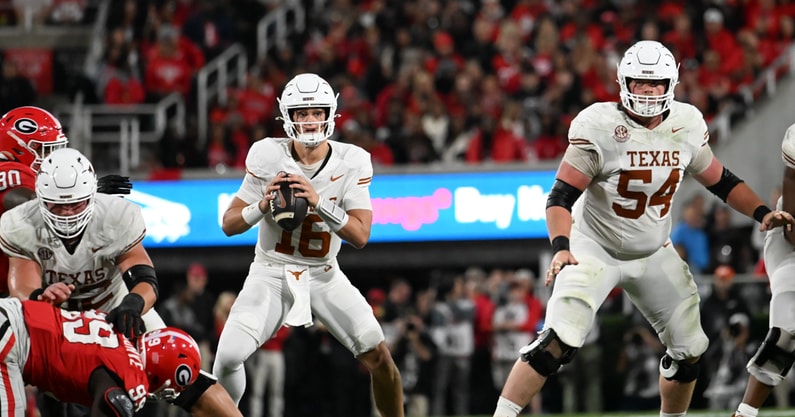 ut_vs_georgia-2308_manning