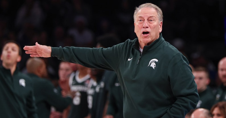 Nov 18, 2025; New York, New York, USA; Michigan State Spartans head coach Tom Izzo reacts during the first half against the Kentucky Wildcats at Madison Square Garden. Mandatory Credit: Vincent Carchietta-Imagn Images