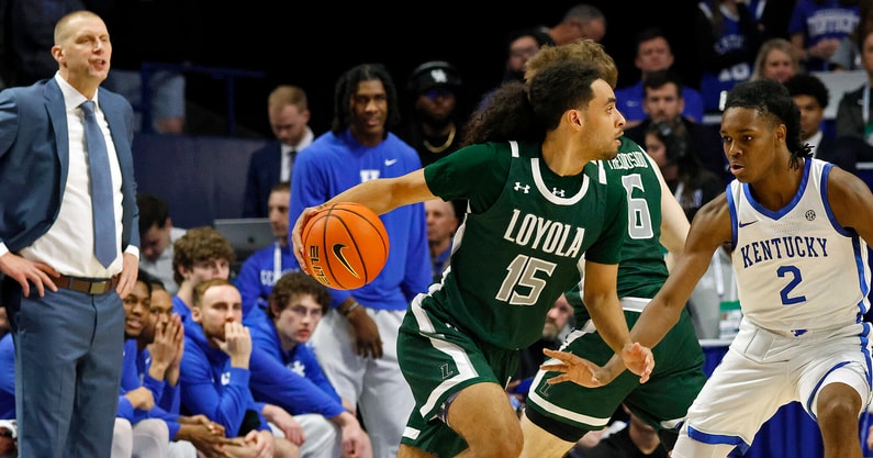 1 - Pope watches defense _MG_0318
