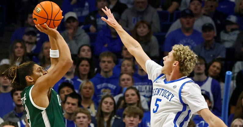 1 - A try to block Chandler _MG_0170