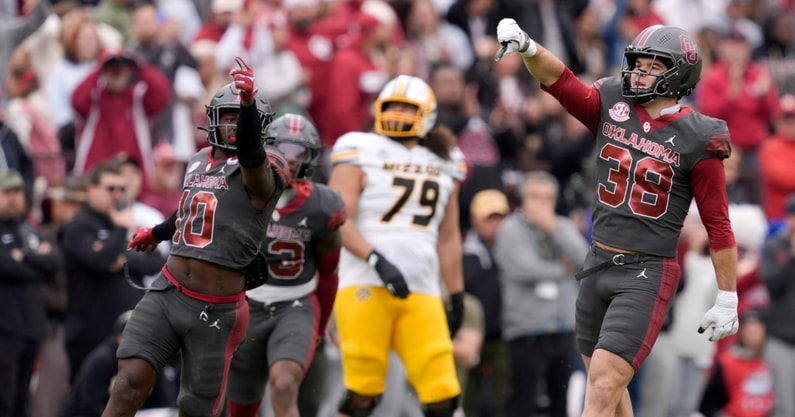 OU linebacker Owen Heinecke