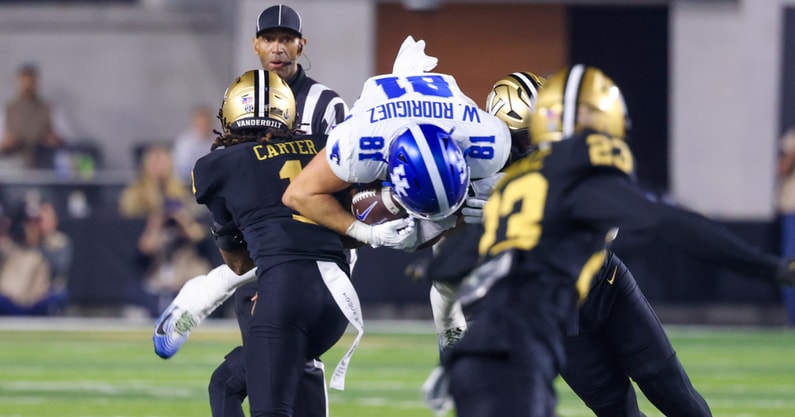 Kentucky tight end Willie Rodriguez is tackled at Vanderbilt, via Mont Dawson, KSR