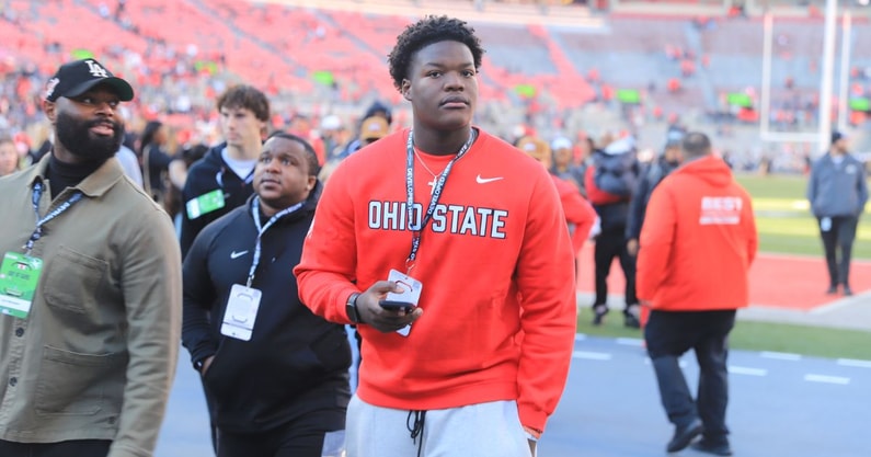 Ohimai Ozolua (Mick Walker/Lettermen Row)