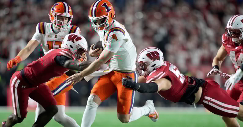 NCAA Football: Illinois at Wisconsin